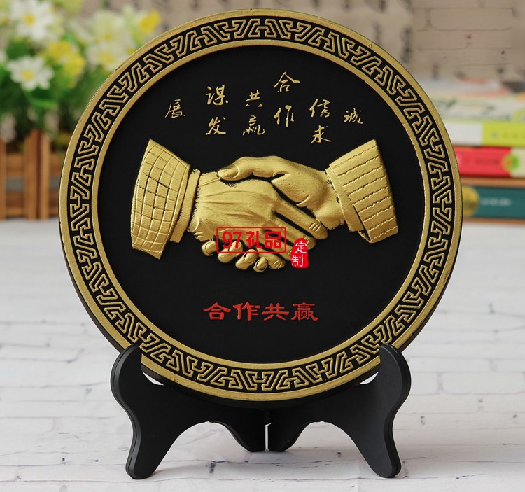 八駿雄風炭雕